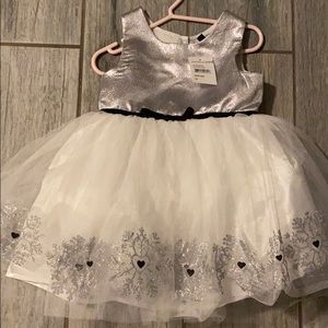 Holiday Glitter Snowflake Dress!Brand NEW! ❄️